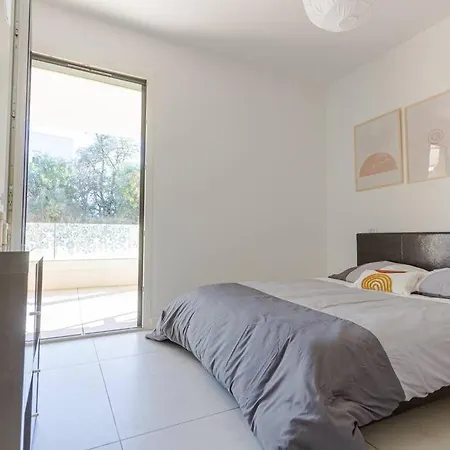 T3 Moderne Grande Terrasse - Castelnau-le-lez Appartement *